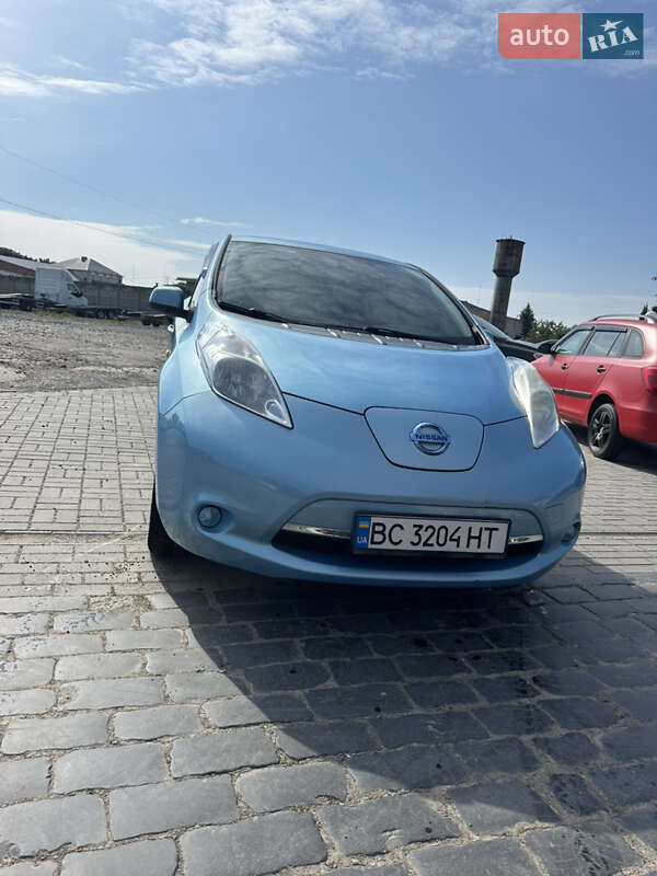 Хэтчбек Nissan Leaf 2014 в Львове