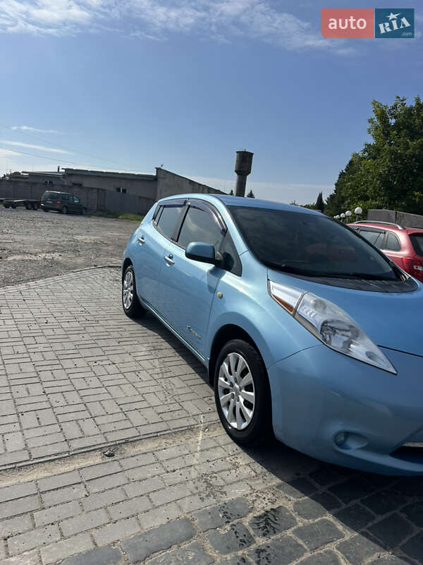 Хэтчбек Nissan Leaf 2014 в Львове