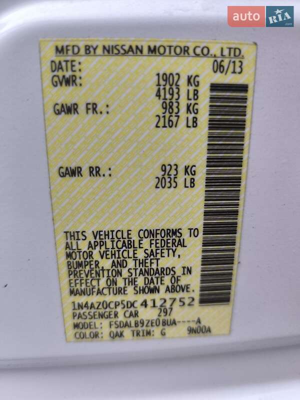 Хэтчбек Nissan Leaf 2013 в Николаеве