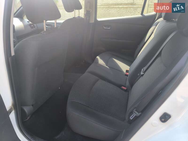 Хэтчбек Nissan Leaf 2013 в Николаеве