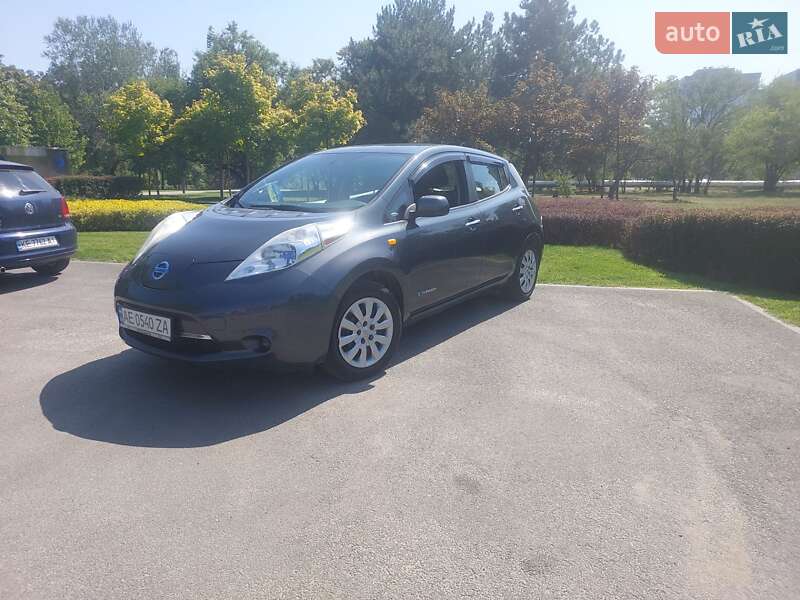 Хэтчбек Nissan Leaf 2013 в Днепре фото Хэтчбек Nissan Leaf 2013 в Днепре