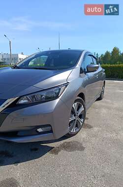 Хэтчбек Nissan Leaf 2021 в 