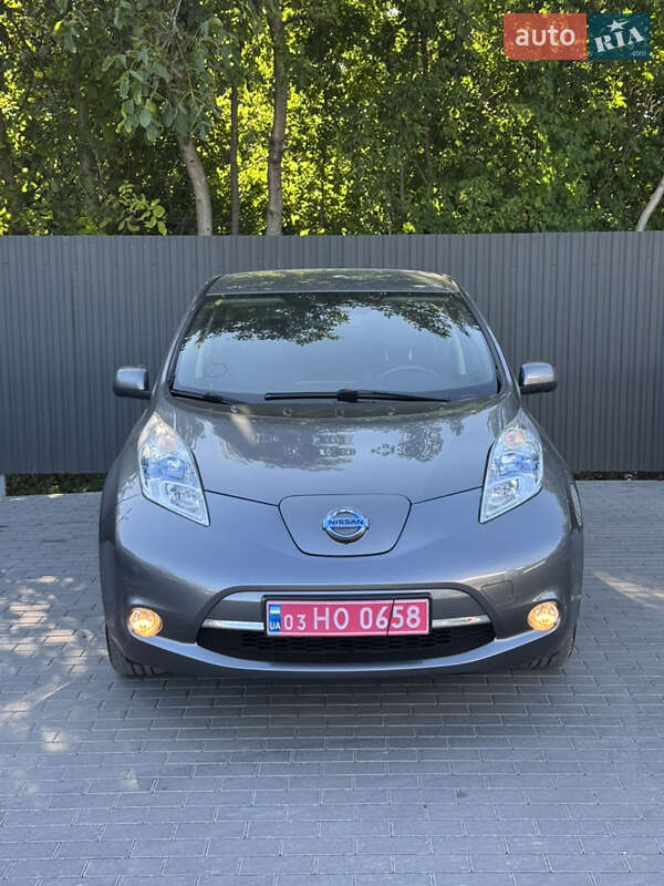 Хэтчбек Nissan Leaf 2015 в Каменец-Подольском