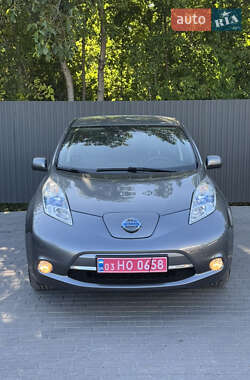Хетчбек Nissan Leaf 2015 в 