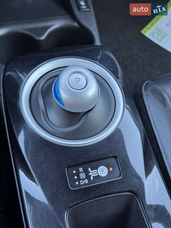Хэтчбек Nissan Leaf 2015 в Каменец-Подольском
