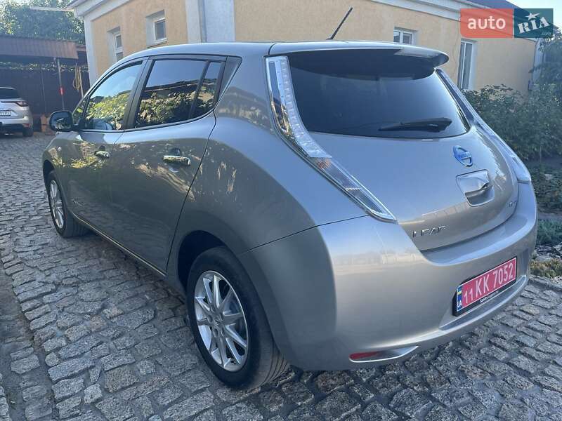 Хэтчбек Nissan Leaf 2015 в Первомайске