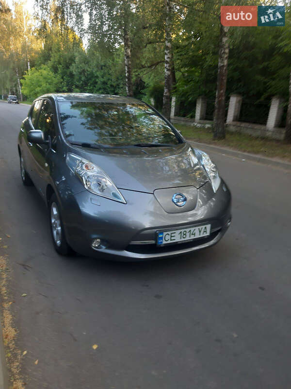 Хетчбек Nissan Leaf 2015 в Чернівцях фото Хетчбек Nissan Leaf 2015 в Чернівцях
