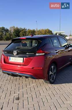Хэтчбек Nissan Leaf 2019 в 