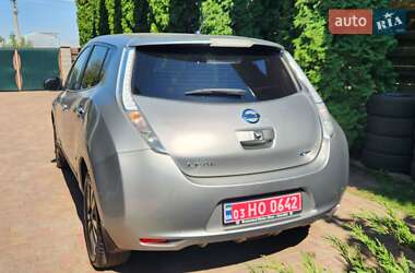 Хэтчбек Nissan Leaf 2015 в 