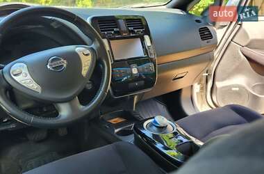 Хэтчбек Nissan Leaf 2015 в 