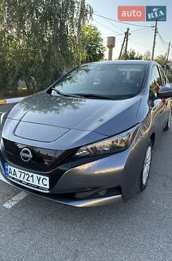 Хэтчбек Nissan Leaf 2024 в Киеве