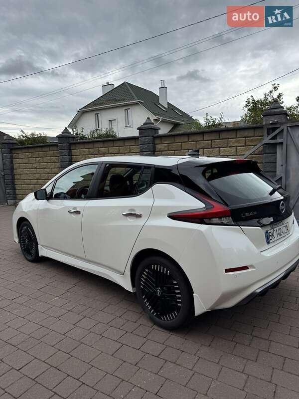 Хэтчбек Nissan Leaf 2023 в Ровно
