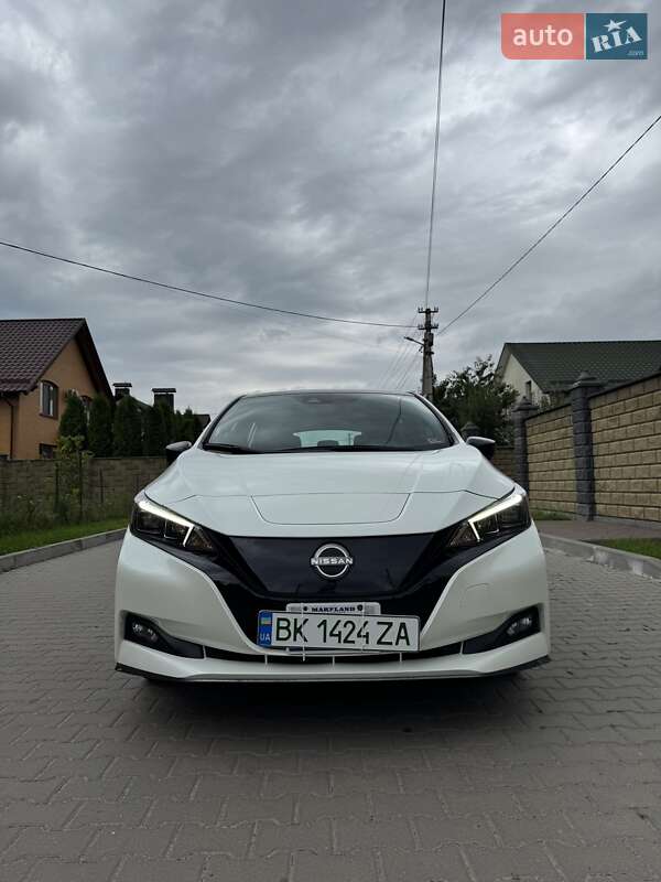 Хэтчбек Nissan Leaf 2023 в Ровно
