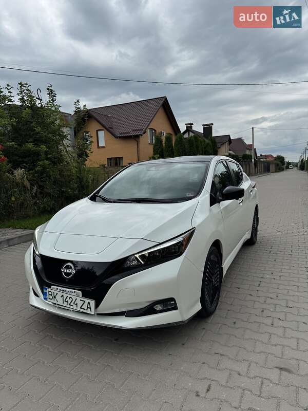 Хэтчбек Nissan Leaf 2023 в Ровно