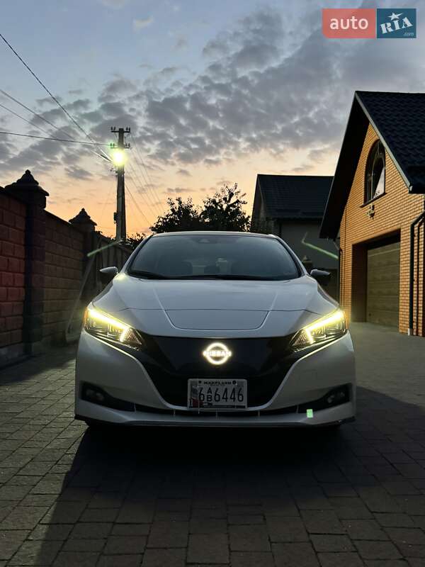Хэтчбек Nissan Leaf 2023 в Ровно