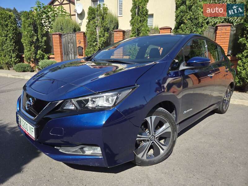 Хэтчбек Nissan Leaf 2019 в Хмельницком
