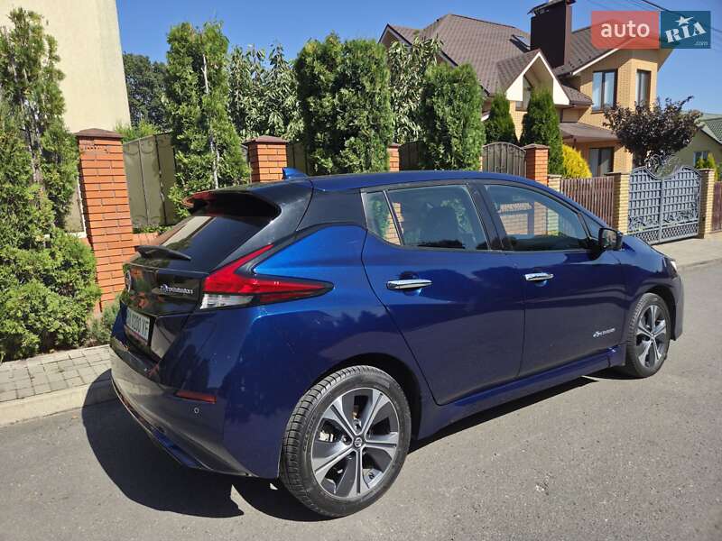 Хэтчбек Nissan Leaf 2019 в Хмельницком