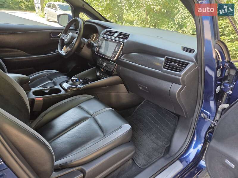 Хэтчбек Nissan Leaf 2019 в Хмельницком