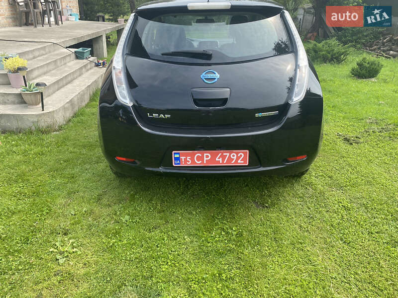 Хэтчбек Nissan Leaf 2013 в Львове