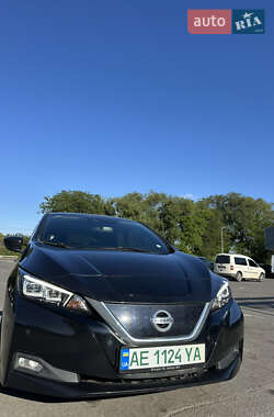 Хэтчбек Nissan Leaf 2018 в 