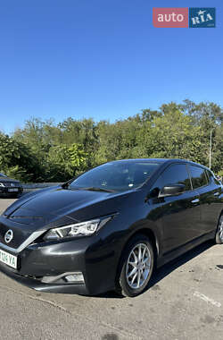 Хэтчбек Nissan Leaf 2018 в 