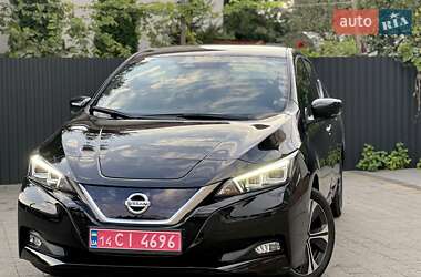 Хэтчбек Nissan Leaf 2021 в 