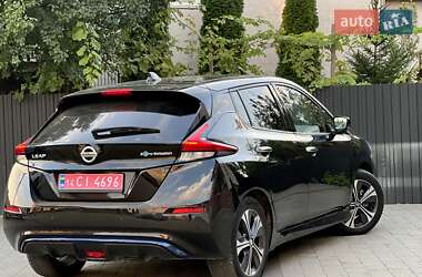 Хэтчбек Nissan Leaf 2021 в 