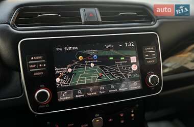 Хэтчбек Nissan Leaf 2021 в 