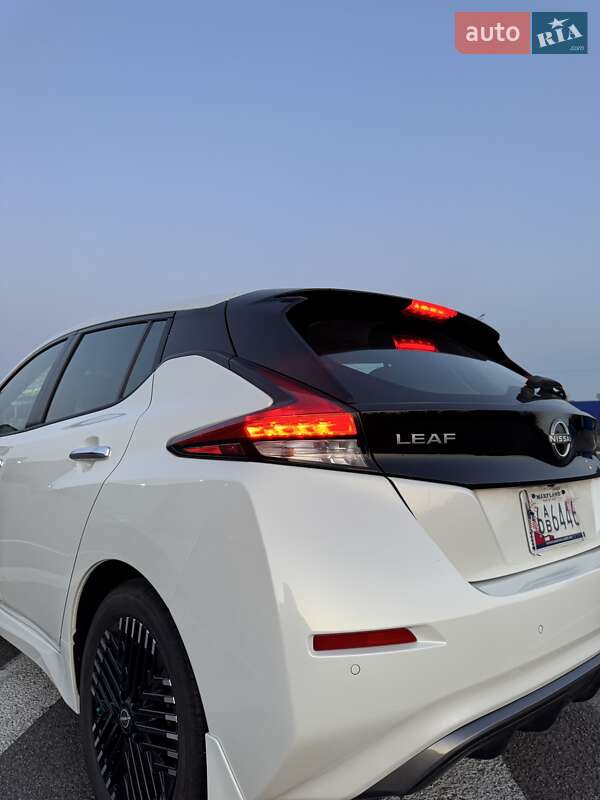 Хэтчбек Nissan Leaf 2023 в Ровно