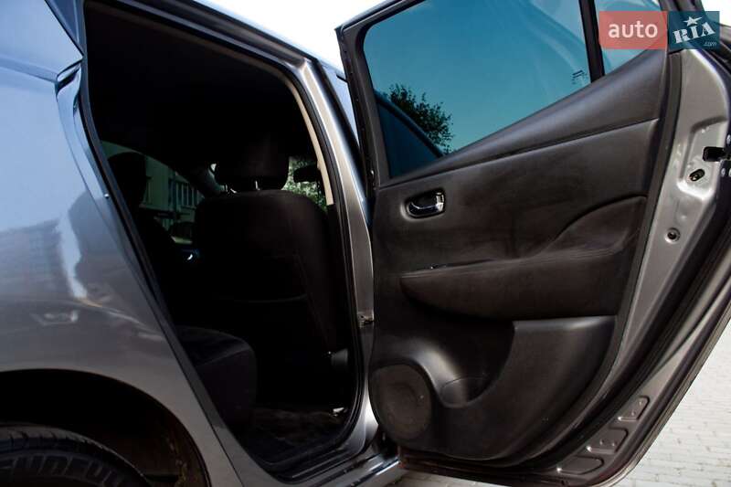 Хэтчбек Nissan Leaf 2016 в Львове