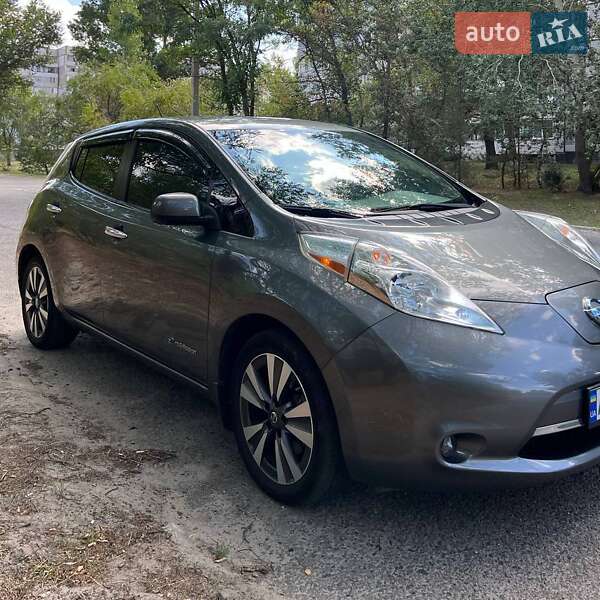 Хэтчбек Nissan Leaf 2016 в Каменском фото Хэтчбек Nissan Leaf 2016 в Каменском