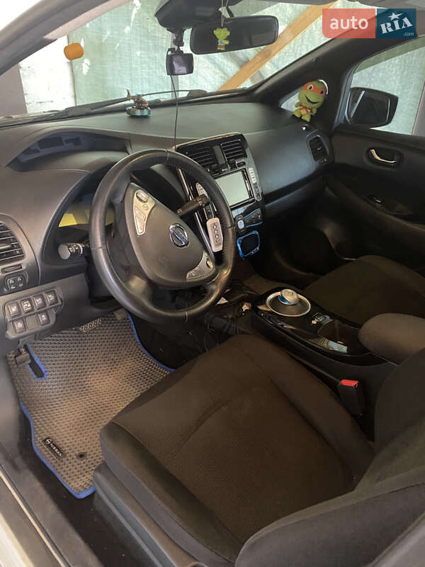 Хэтчбек Nissan Leaf 2017 в Житомире