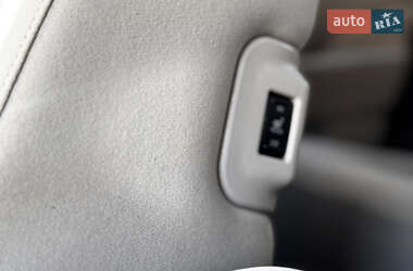 Хэтчбек Nissan Leaf 2012 в 