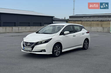 Хэтчбек Nissan Leaf 2022 в 