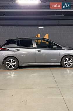 Хэтчбек Nissan Leaf 2018 в Львове