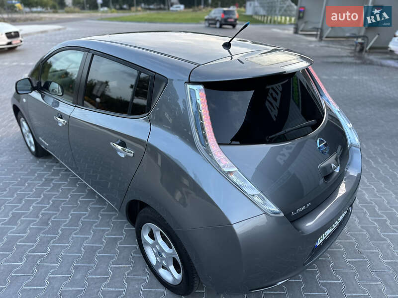 Хэтчбек Nissan Leaf 2013 в Владимире