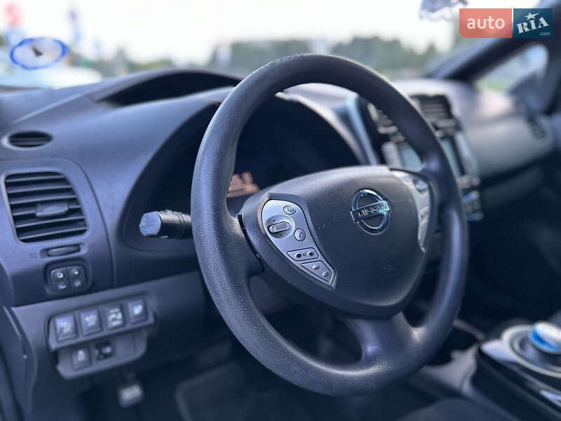 Хэтчбек Nissan Leaf 2013 в Владимире