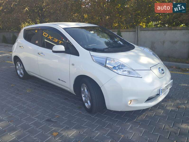 Хэтчбек Nissan Leaf 2013 в Одессе