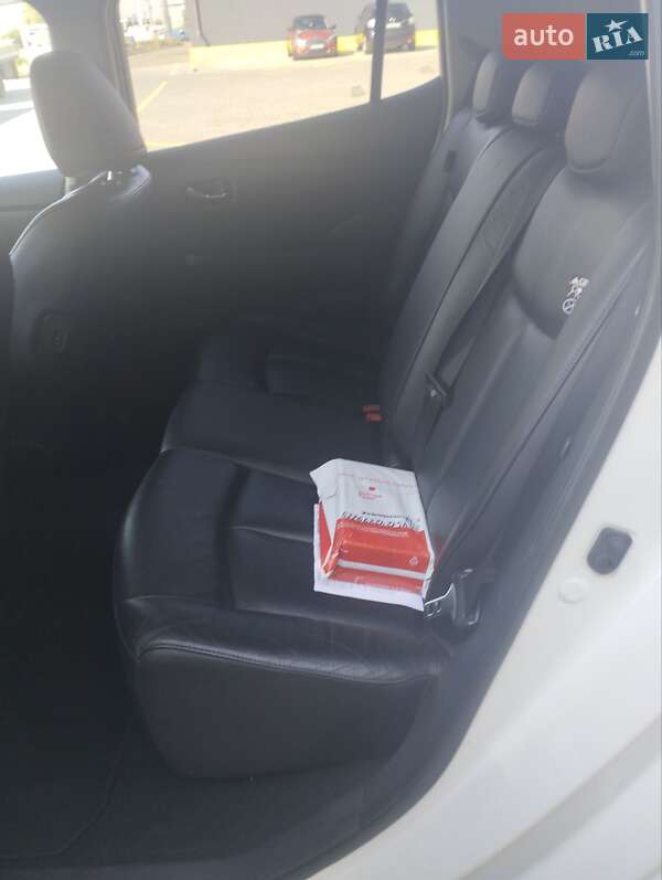 Хэтчбек Nissan Leaf 2013 в Одессе