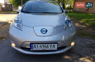 Хэтчбек Nissan Leaf 2012 в 