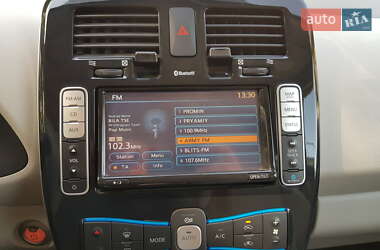 Хэтчбек Nissan Leaf 2012 в 