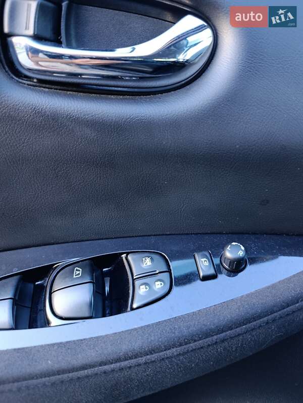 Хэтчбек Nissan Leaf 2014 в Тернополе