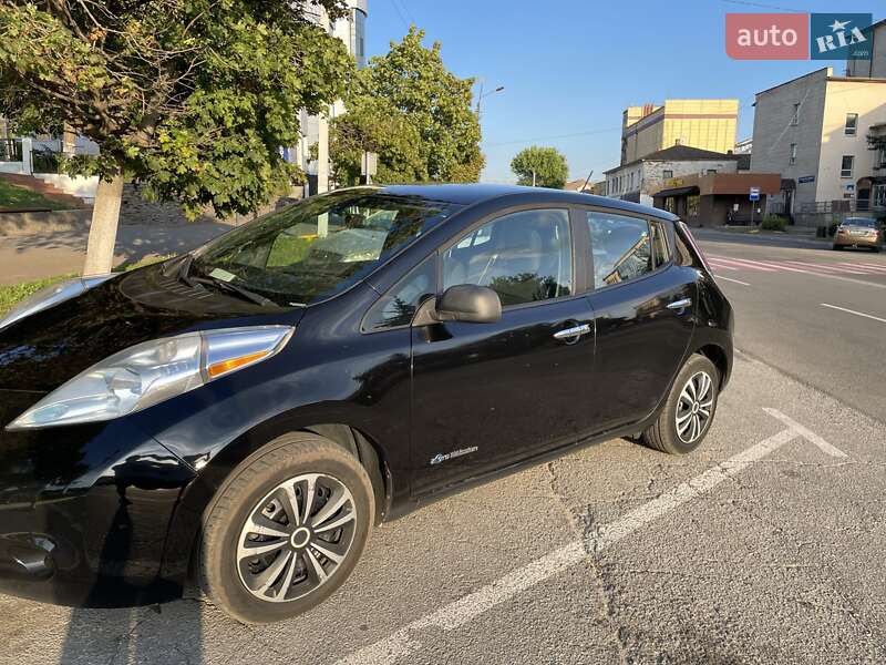 Хэтчбек Nissan Leaf 2013 в Василькове фото Хэтчбек Nissan Leaf 2013 в Василькове