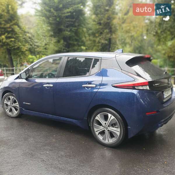 Хэтчбек Nissan Leaf 2018 в Черновцах