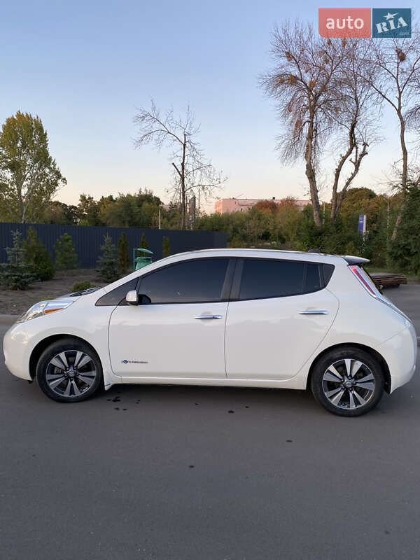 Хэтчбек Nissan Leaf 2015 в Харькове