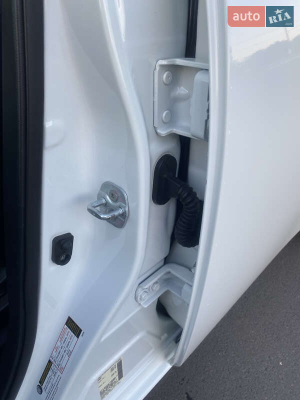 Хэтчбек Nissan Leaf 2015 в Харькове