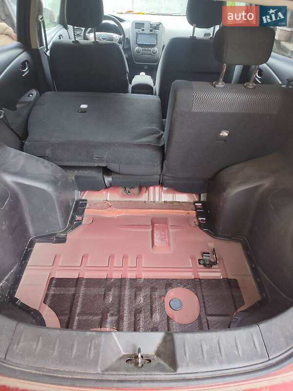 Хетчбек Nissan Leaf 2014 в Києві