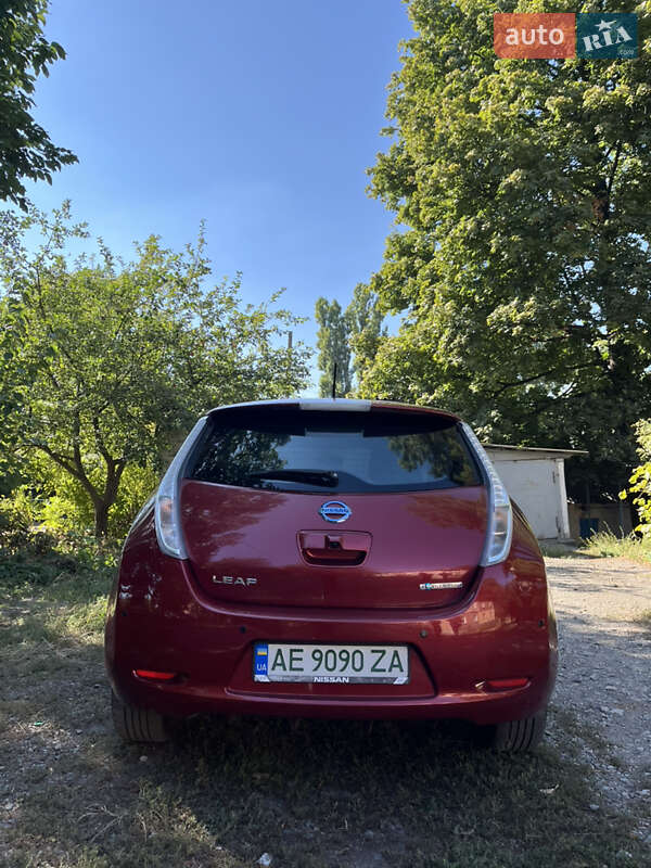 Хэтчбек Nissan Leaf 2014 в Днепре