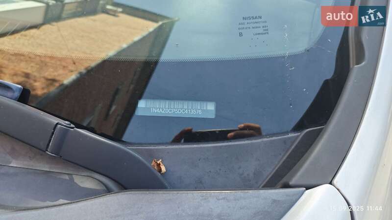 Хетчбек Nissan Leaf 2013 в Ніжині