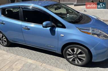 Хэтчбек Nissan Leaf 2014 в 